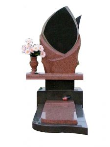 Памятник из красного и черного гранита